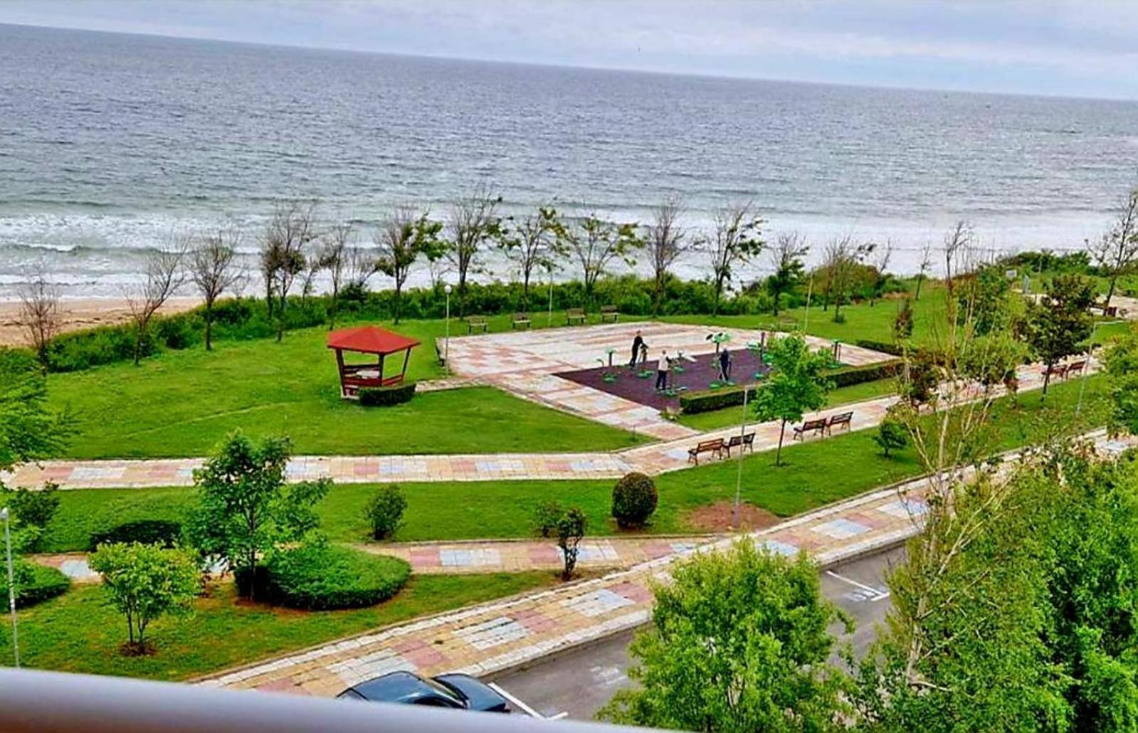 Амон Ра Hotel Primorsko Exterior photo